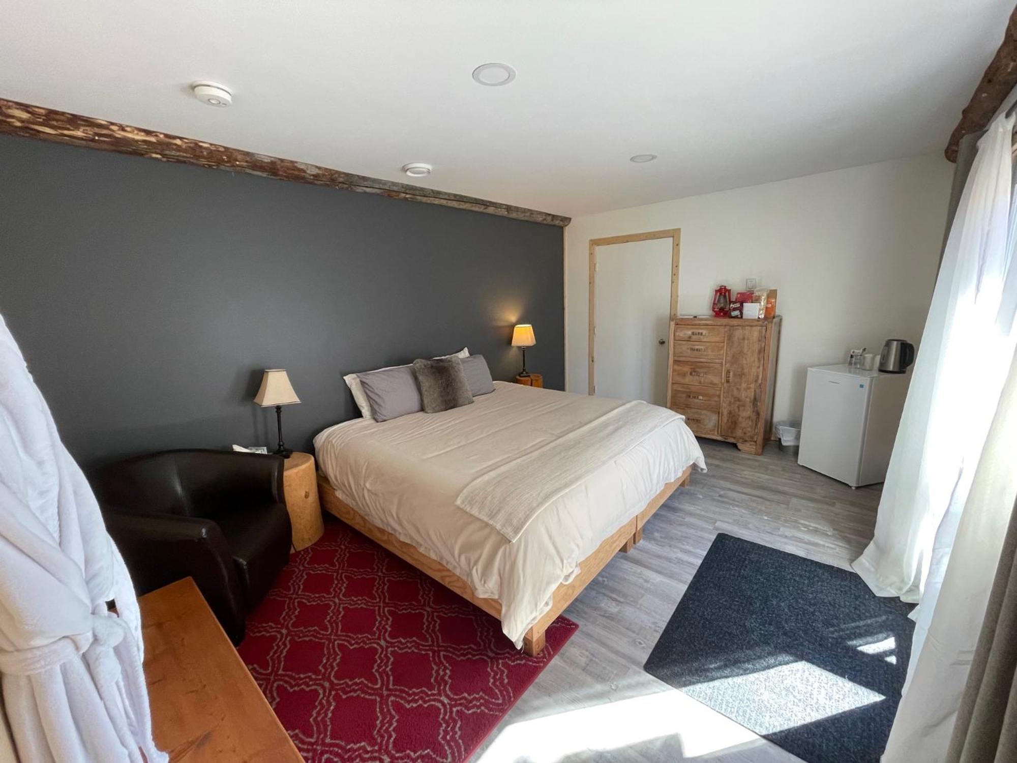 Mount Logan Ecolodge & Retreat Center Haines Junction Buitenkant foto