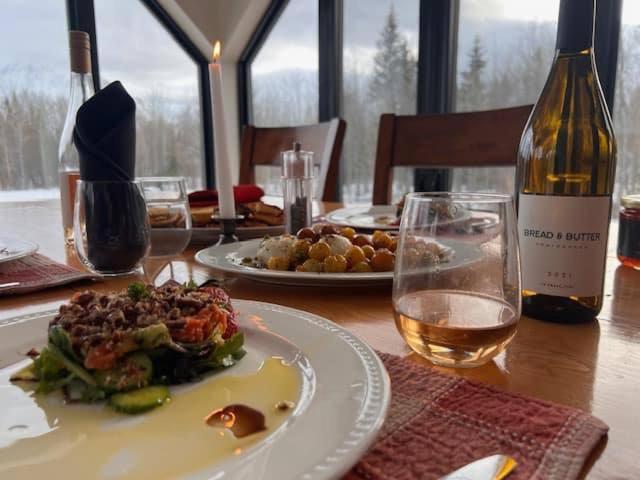 Mount Logan Ecolodge & Retreat Center Haines Junction Buitenkant foto