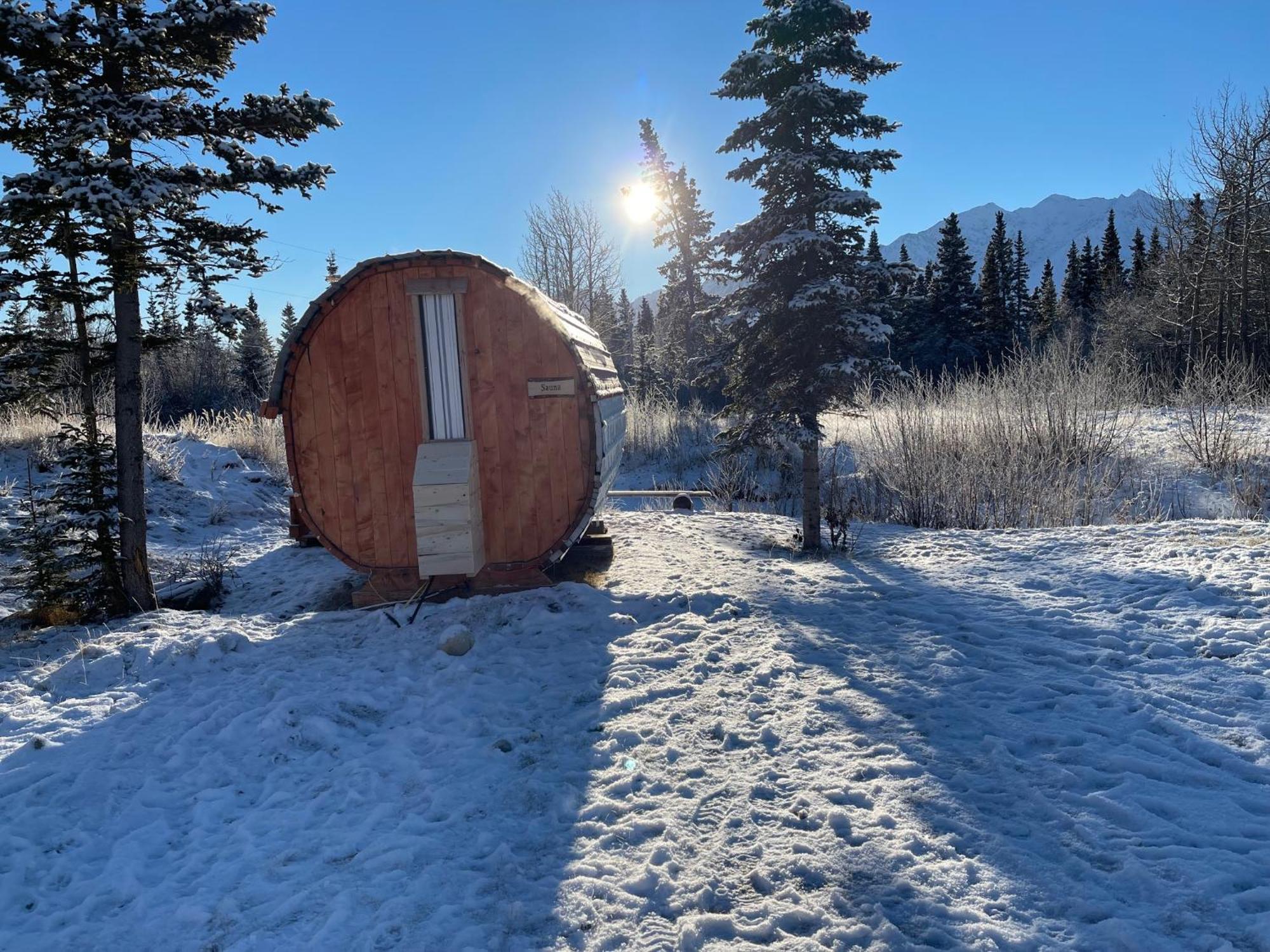 Mount Logan Ecolodge & Retreat Center Haines Junction Buitenkant foto