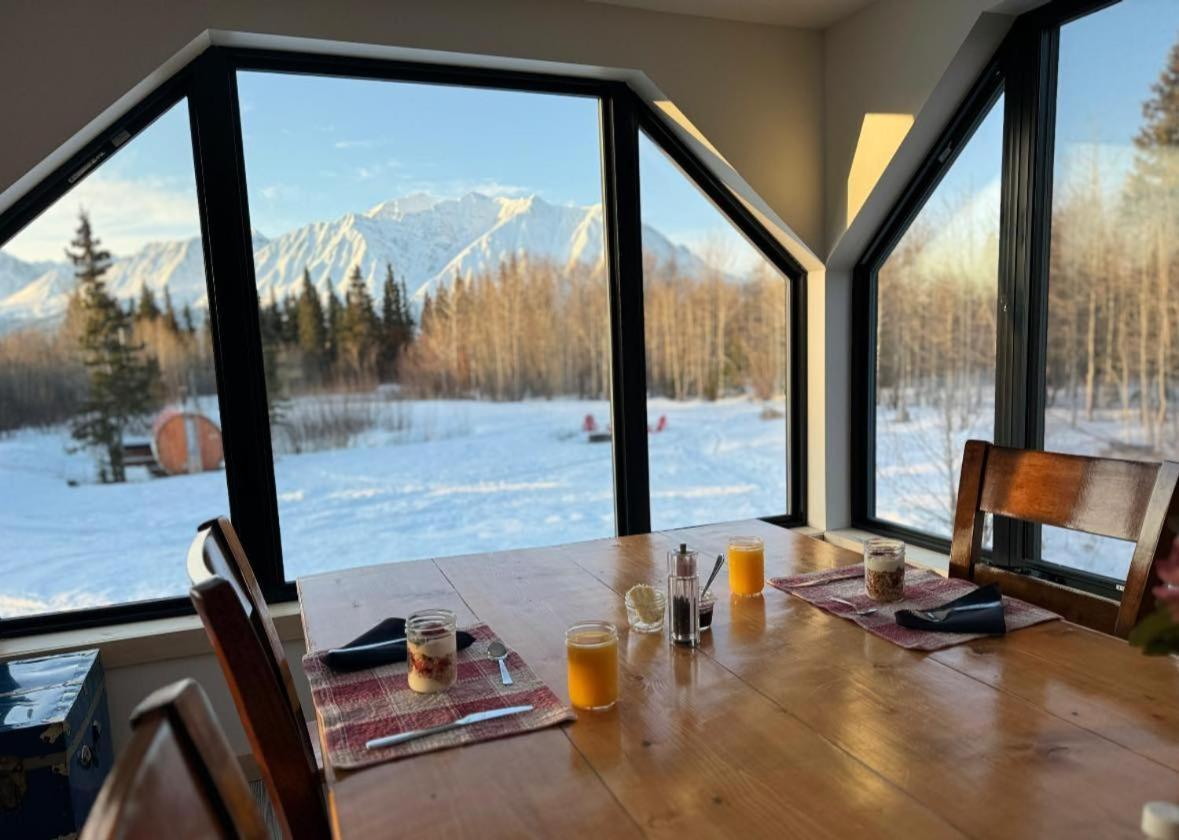 Mount Logan Ecolodge & Retreat Center Haines Junction Buitenkant foto