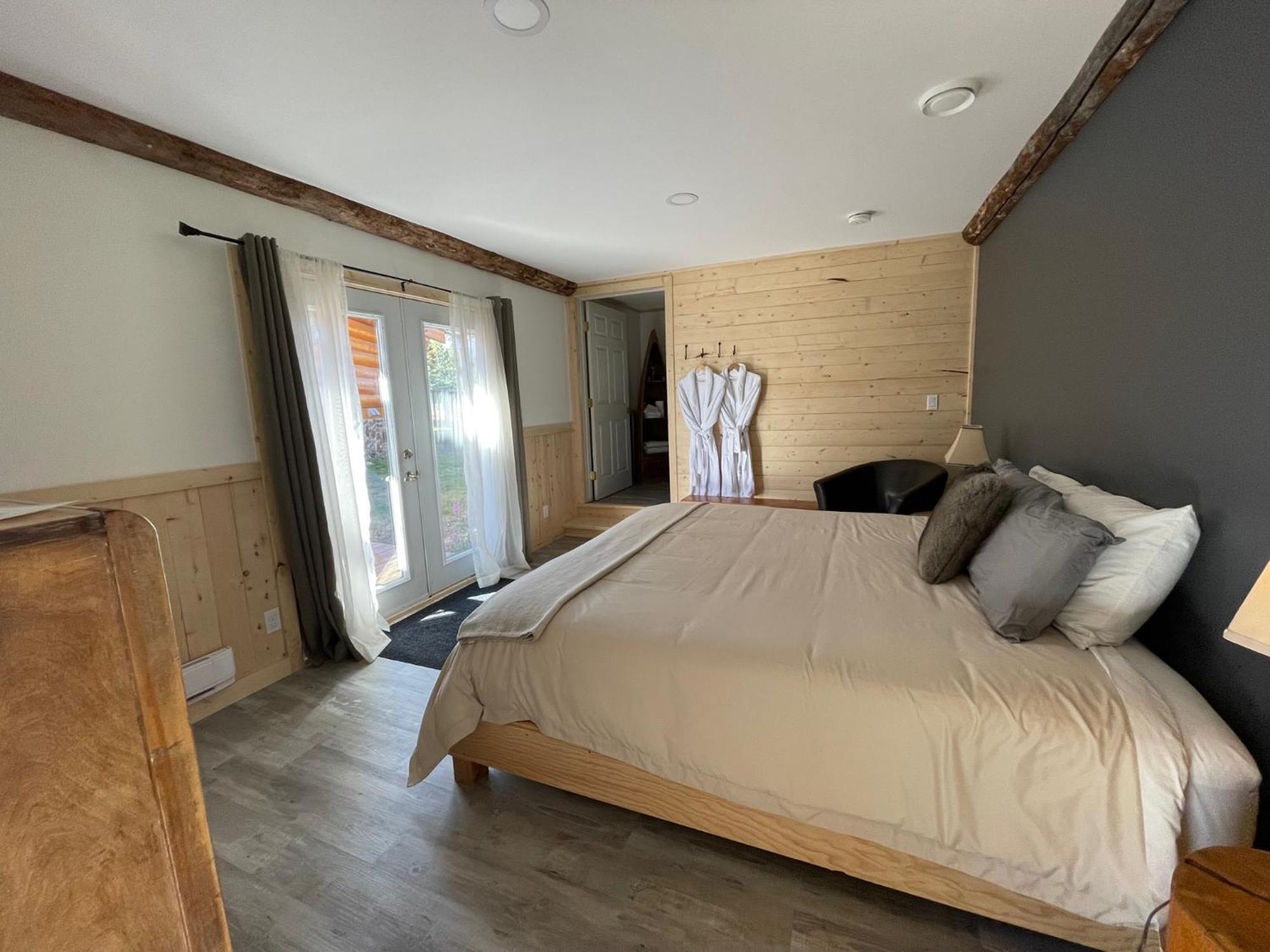 Mount Logan Ecolodge & Retreat Center Haines Junction Buitenkant foto
