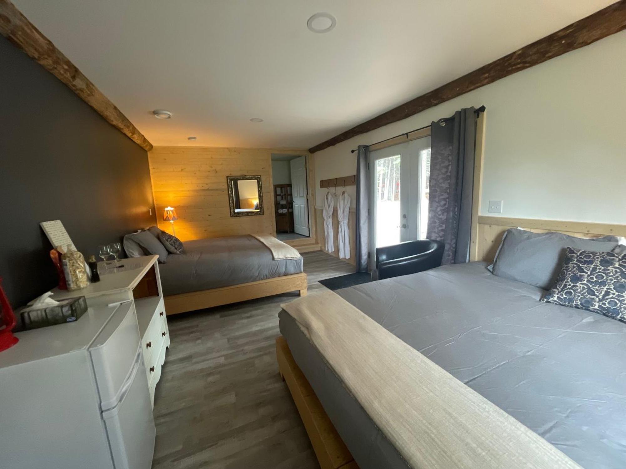Mount Logan Ecolodge & Retreat Center Haines Junction Buitenkant foto