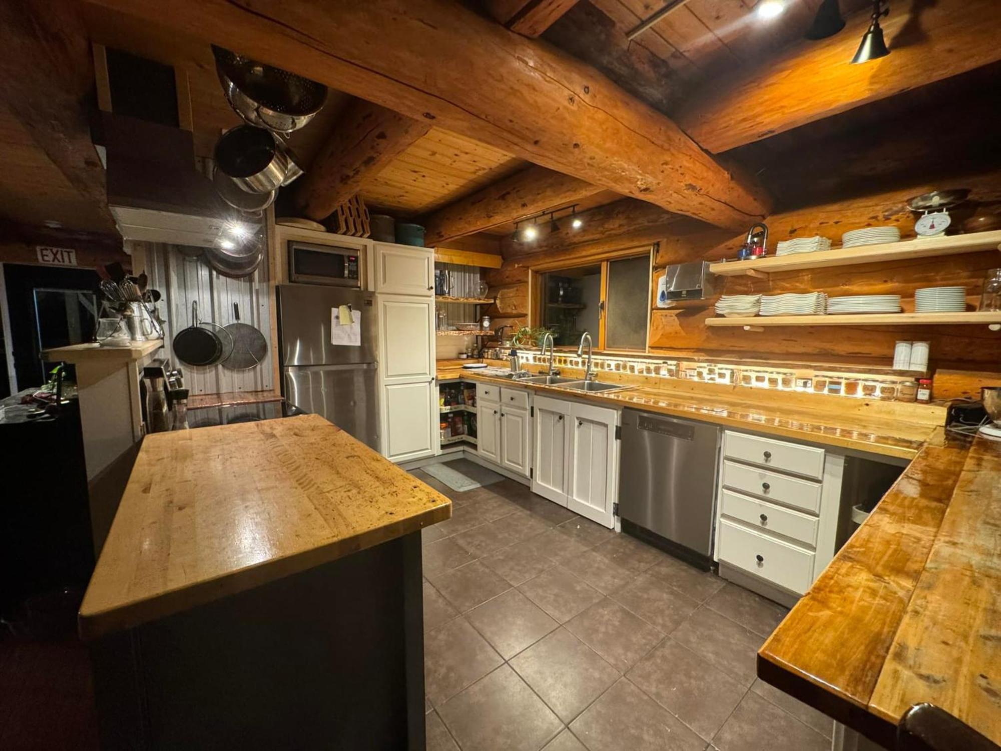 Mount Logan Ecolodge & Retreat Center Haines Junction Buitenkant foto