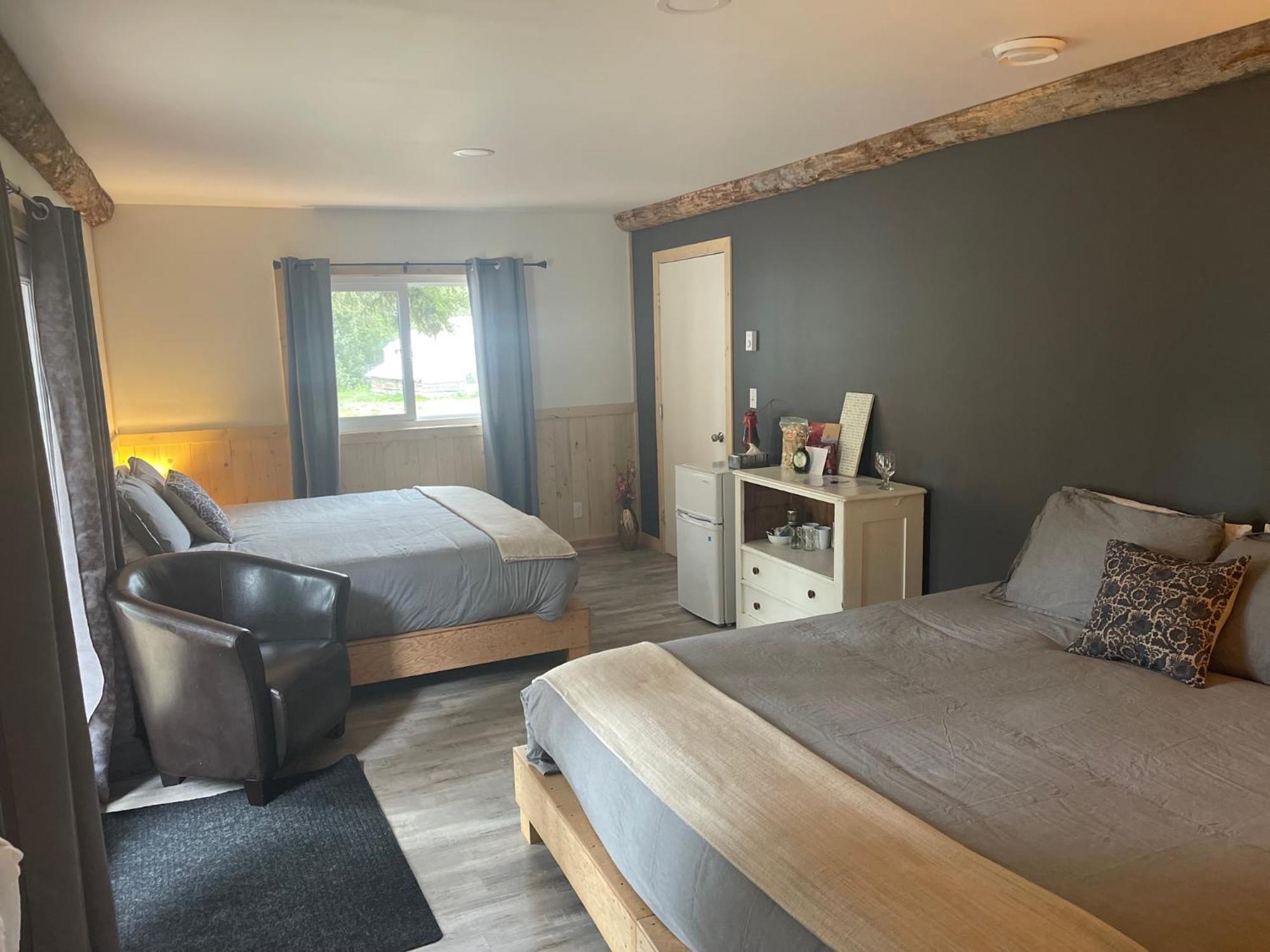 Mount Logan Ecolodge & Retreat Center Haines Junction Buitenkant foto