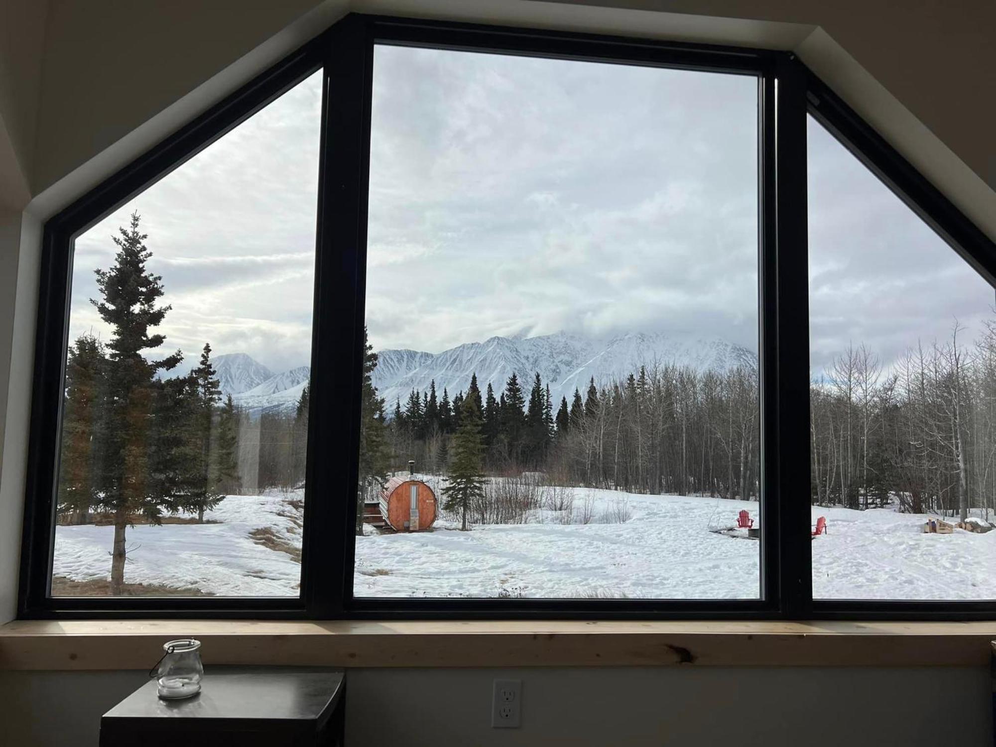 Mount Logan Ecolodge & Retreat Center Haines Junction Buitenkant foto